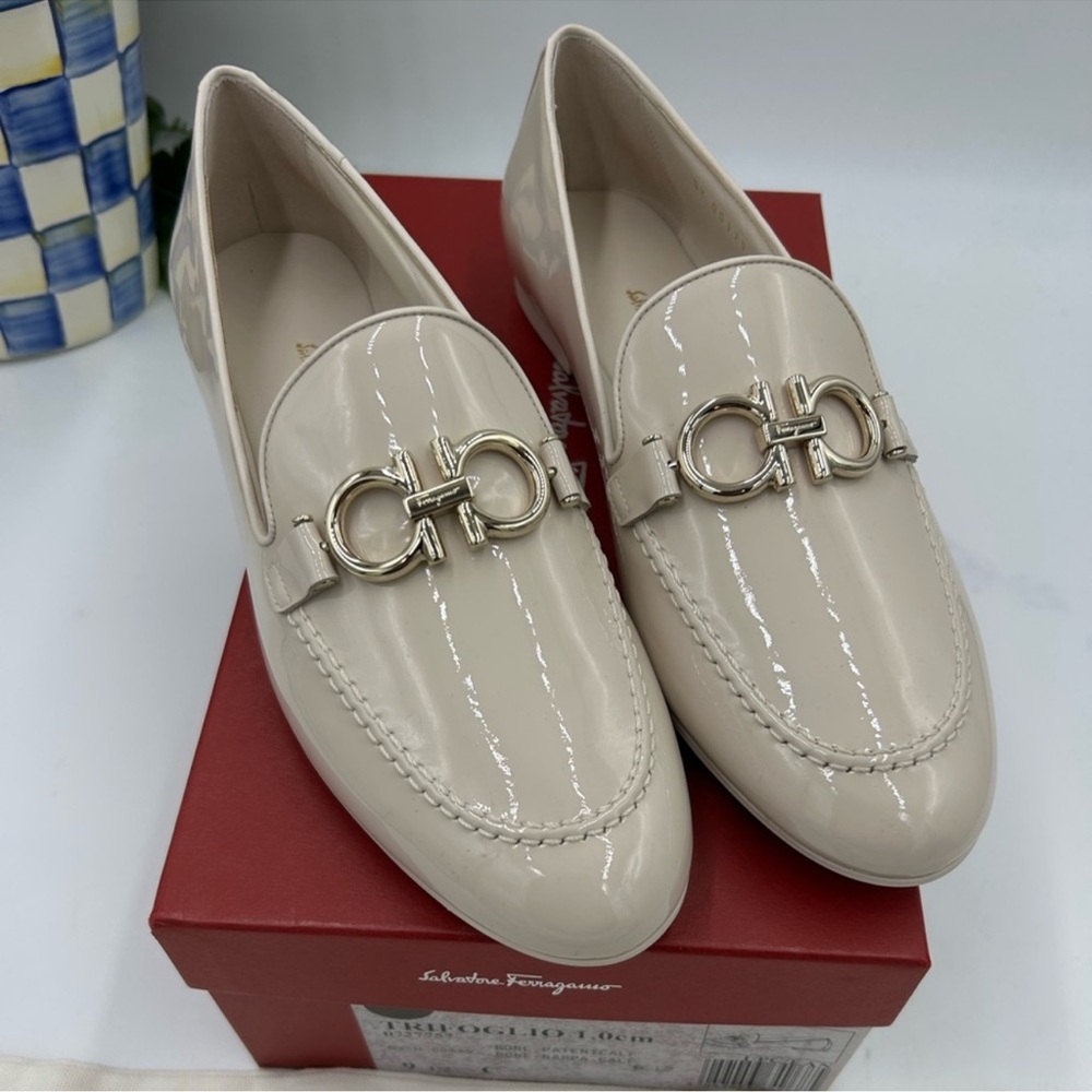 SOLD!!!!!Women’s Salvatore Ferragamo tri Foglio patent leather loafer size 9.5 E